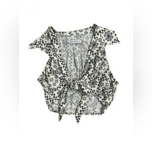 Urban Outfitters | Tie Front Cropped Top